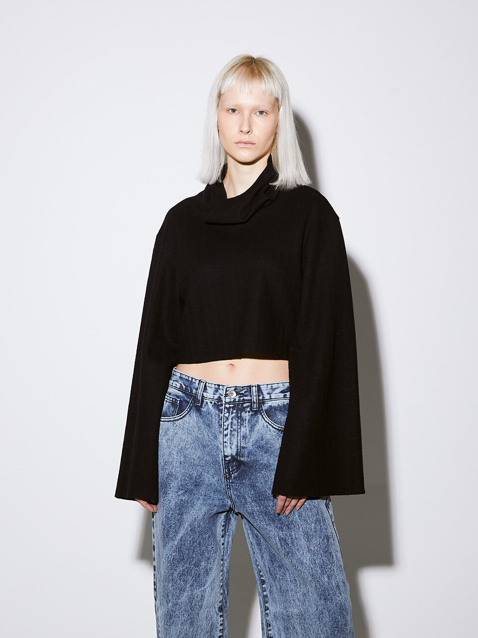 Theballon Cropped Pullover