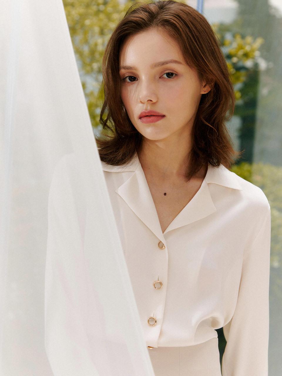 THECHEMI Classic Collar Blouse