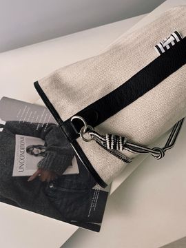THEHEE Mure Herringbone Bucket Bag [Black]
