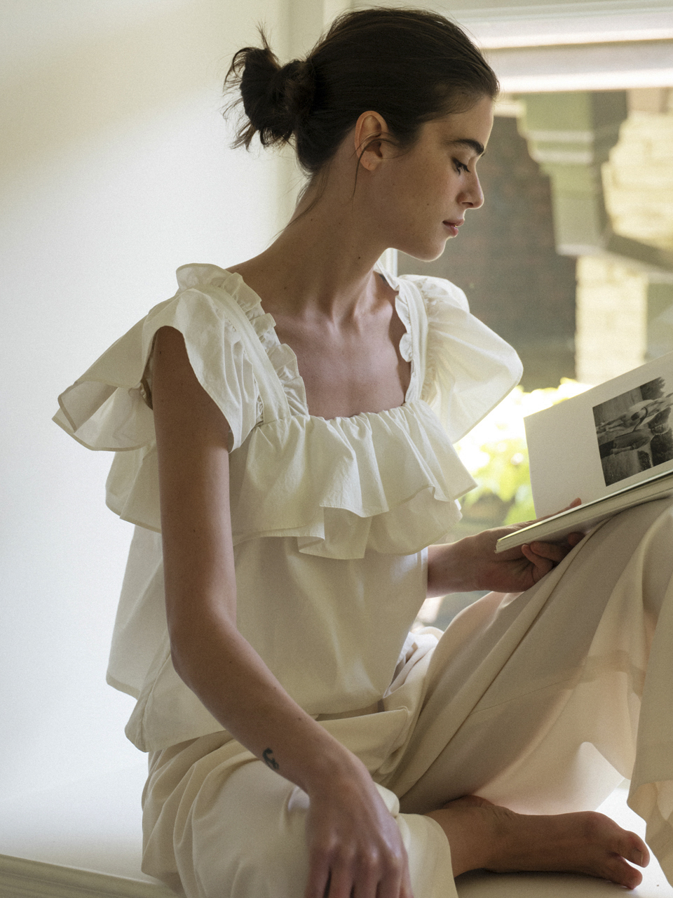 THETIS Ruffle Detail Blouse