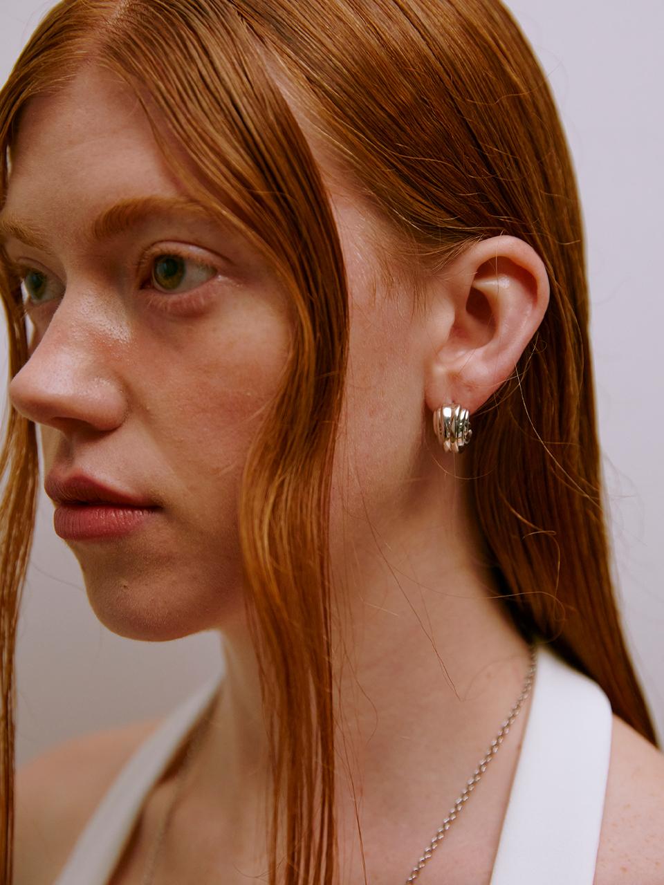 Third movement Shell Earrings ( Silver )