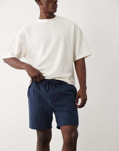 Threadbare Threadbare shorts in navy blue pinstripe