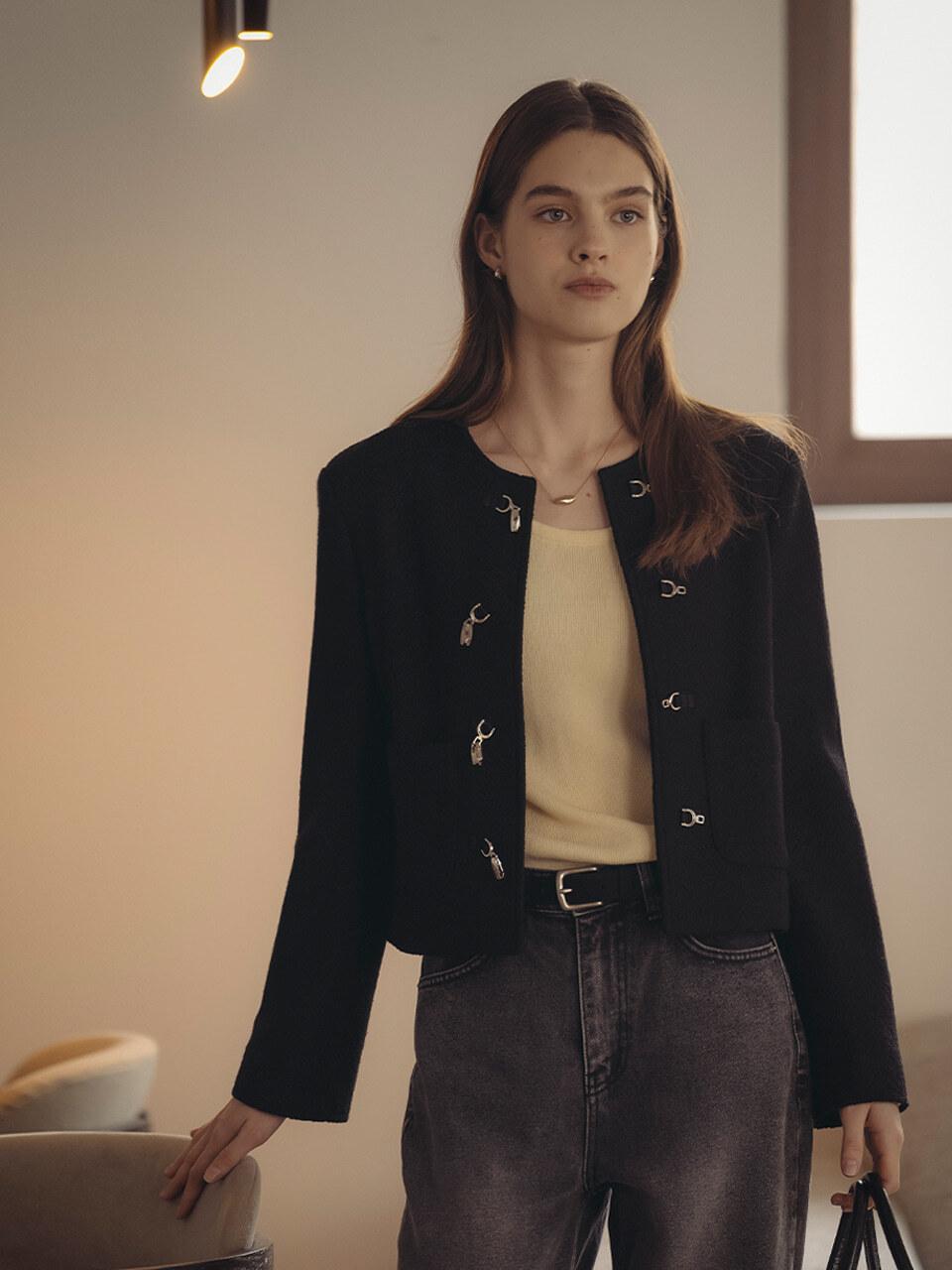 TILLIDIE Buckle detail boucle tweed jacket_Black