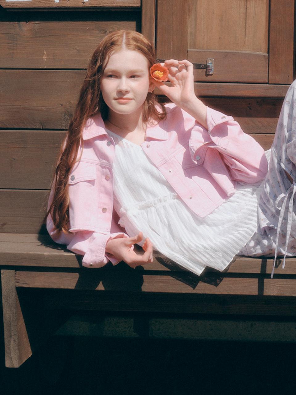 toinq Cropped Denim Jacket