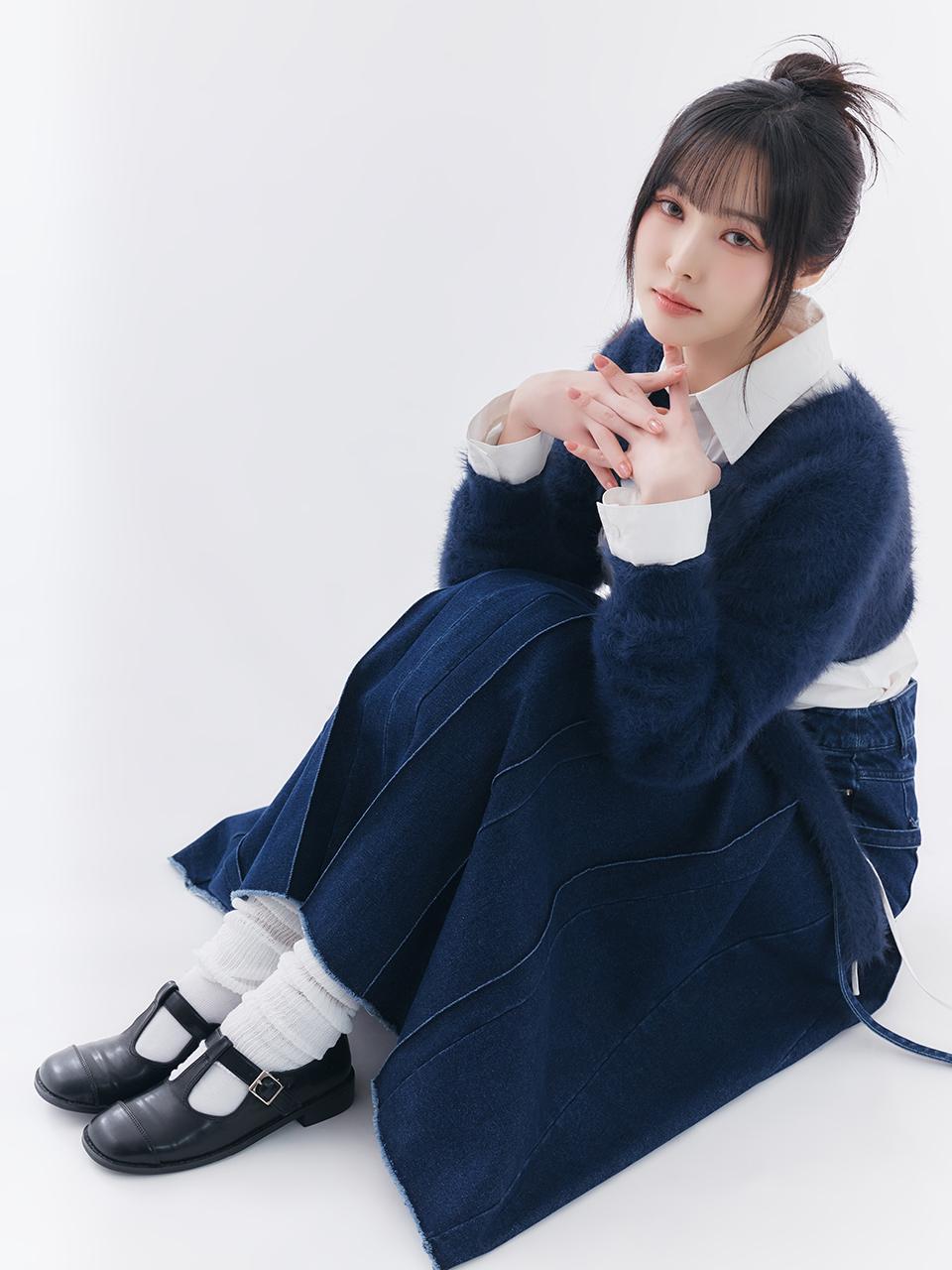 toinq Denim Pleated A-line Belt Skirt (T249MSK905W)
