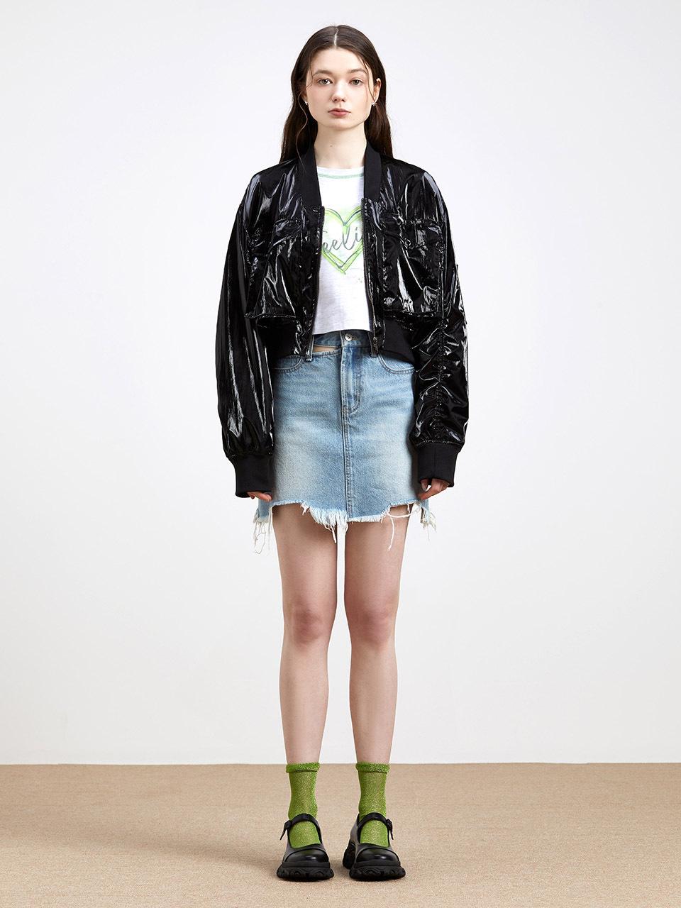 toinq Glossy Cropped Wind Jacket