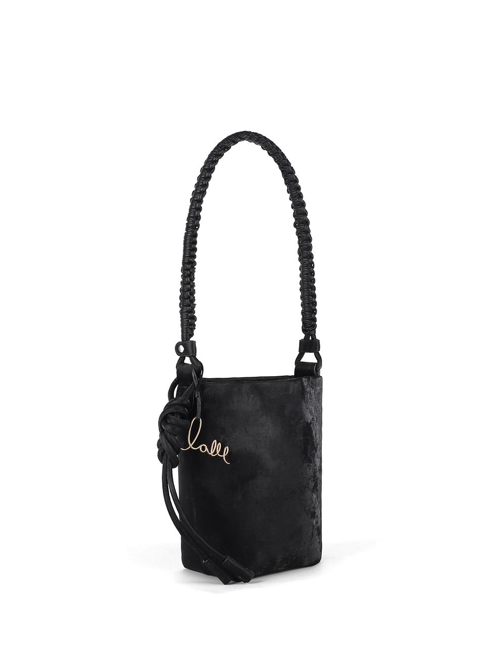 TOITT Silk-like Water-resistant Bucket Bag [Black]