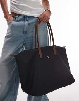 Tommy Hilfiger Tommy Hilfiger essential large shoulder bag in black-Red