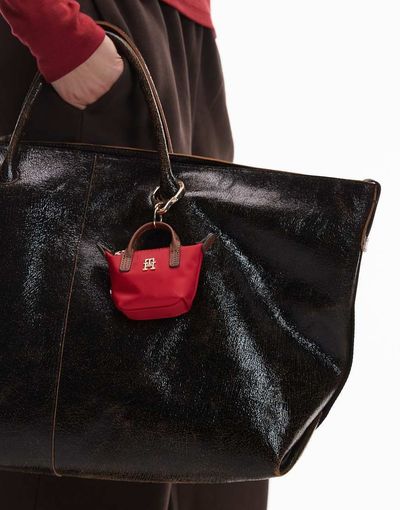 Tommy Hilfiger Tommy Hilfiger mini tote pouch bag charm in red
