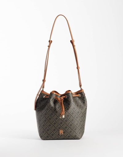 Tommy Hilfiger Tommy Hilfiger monologo bucket bag in brown-Black