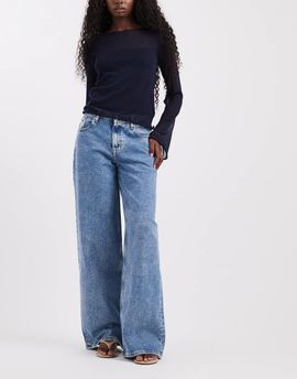 Tommy Jeans Tommy Jeans daisy low rise loose fit jeans in mid wash-Blue