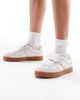 Tommy Jeans Tommy Jeans Greenwich sneakers with gum soles in white and gold - 1
