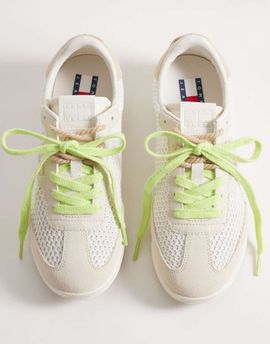Tommy Jeans Tommy Jeans low profile runner sneakers in ivory-White
