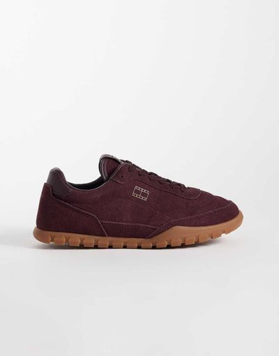Tommy Jeans Tommy Jeans Lowla real suede sneakers in burgundy-Red