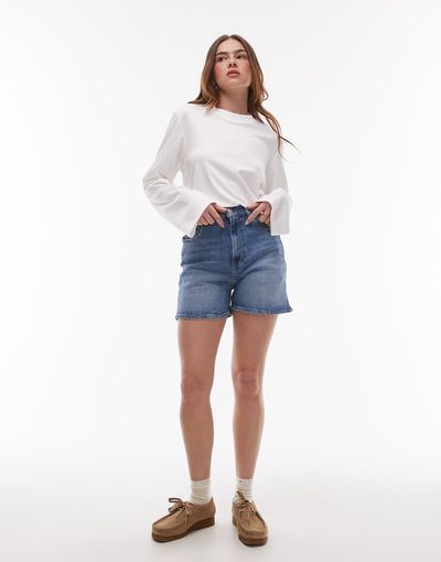 Tommy Jeans Tommy Jeans mom denim shorts in mid wash-Blue