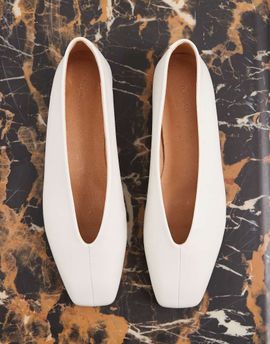 Tony Bianco Tony Bianco Brash square toe ballet flats in off white leather