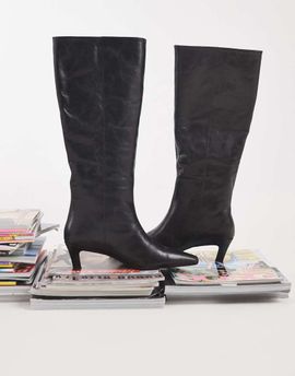 Tony Bianco Tony Bianco Evysa kitten heel square toe boots in black leather