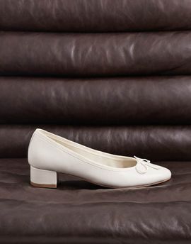 Tony Bianco Tony Bianco Maddi low heel ballet flats in white leather