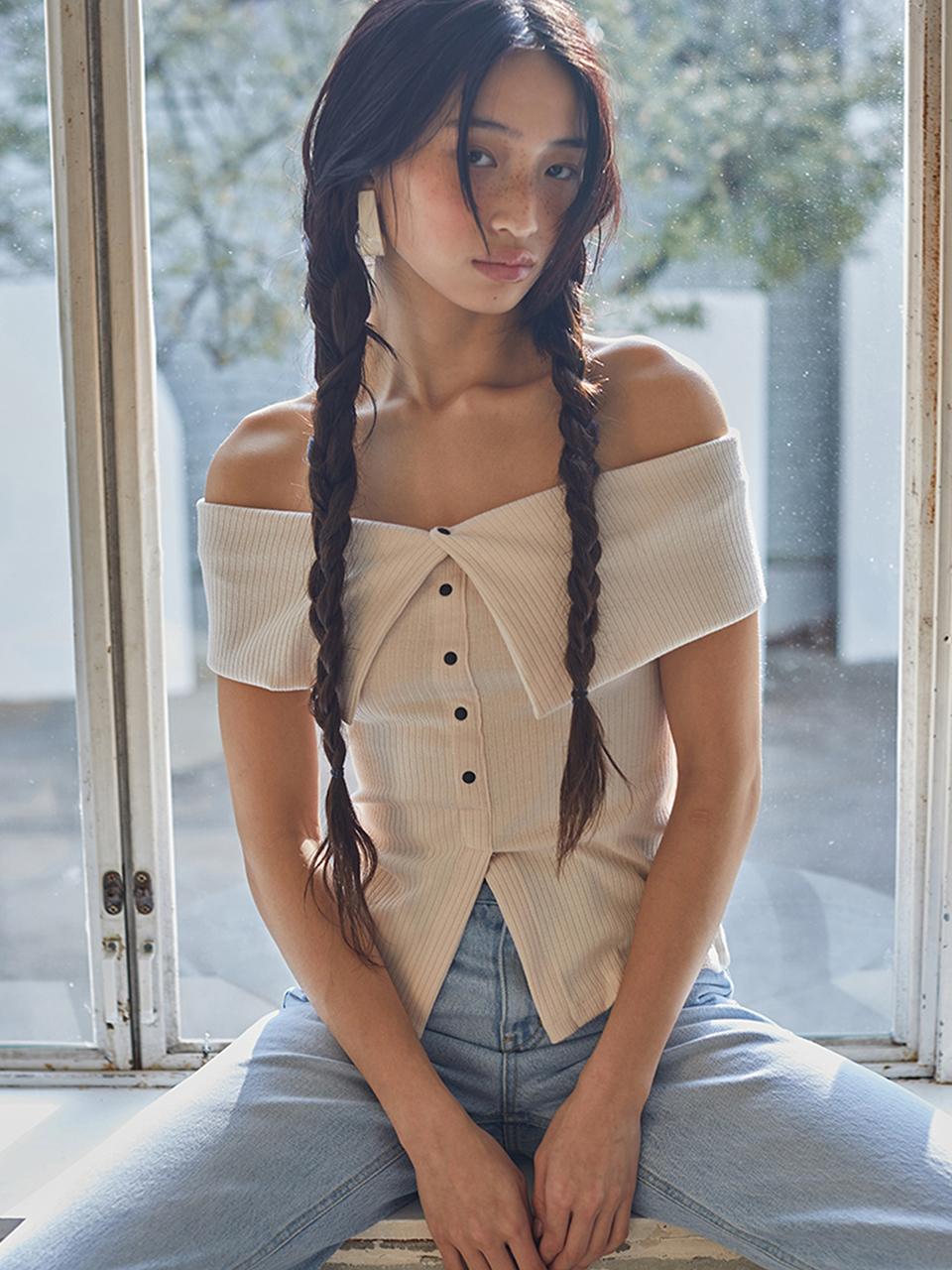 TOPGIRL RIBBED BUTTON-DOWN OFF SHOULDER TOP_T316TP128(BE)