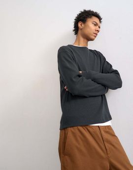 Topman Topman cropped fit long sleeve heavyweight waffle T-shirt in washed black