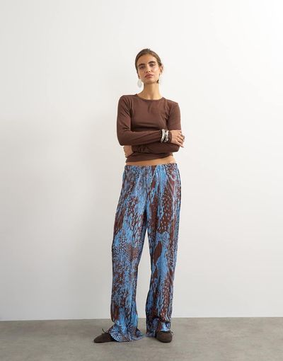 Topshop Topshop abstract plisse wide leg pants in blue