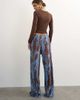 Topshop Topshop abstract plisse wide leg pants in blue - 4