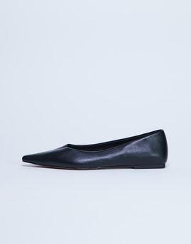 Topshop Topshop Ace point toe flat shoe in black