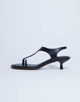 Topshop Topshop Amber toe thong mid heel sandals in black