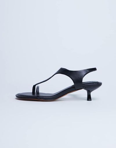 Topshop Topshop Amber toe thong mid heel sandals in black