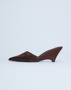 Topshop Topshop Annie wedge closed toe shoes in chocolate-Brown