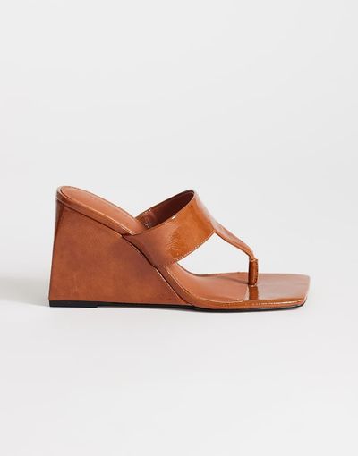Topshop Topshop Archer toe thong wedge heels in tan-Brown
