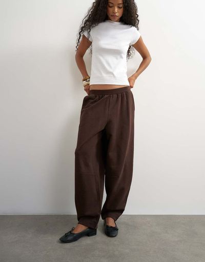 Topshop Topshop barrel leg sweatpants in chocolate-Brown