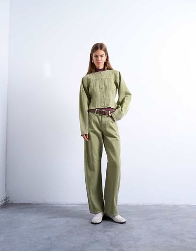 Topshop Topshop Barrel mid rise jeans with seam details in avocado-Green