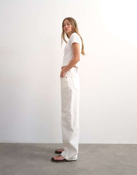 Topshop Topshop Cinch low rise relaxed fit jeans in bone-White