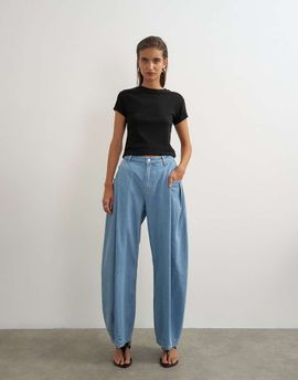 Topshop Topshop Cocoon mid rise barrel leg jeans in bleach-Blue