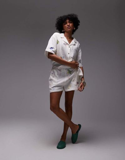 Topshop Topshop cotton doodle embroidery pull on shorts in white - part of a set