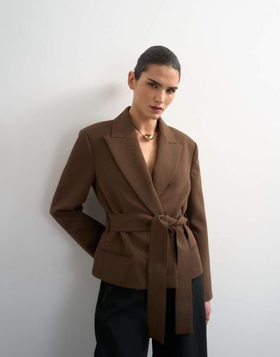Topshop Topshop cropped belted boxy blazer in chocolate-Neutral