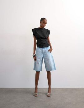 Topshop Topshop denim barrel leg jorts in bleach-Blue