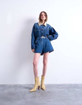 Topshop Topshop denim pleated shorts in mid blue