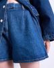 Topshop Topshop denim pleated shorts in mid blue - 4