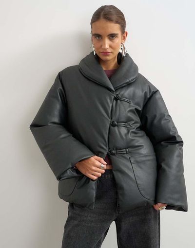 Topshop Topshop faux leather pillow scarf puffer jacket in black-Green
