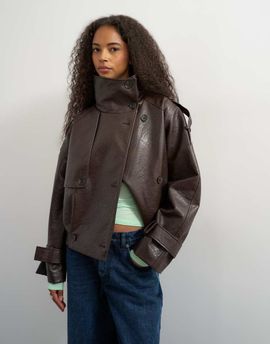 Topshop Topshop faux leather short jacket in burgundy-Red