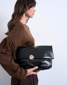 Topshop Topshop Gaia folded clutch bag with hardware in black