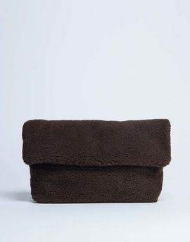 Topshop Topshop Georgia folded borg clutch grab bag in chocolate-Brown