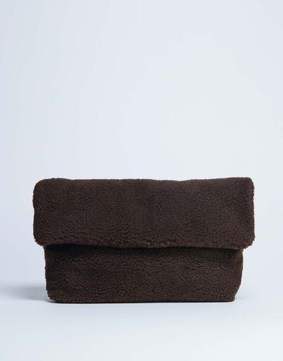 Topshop Topshop Georgia folded borg clutch grab bag in chocolate-Brown