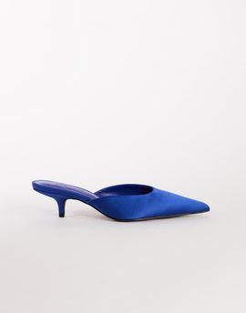 Topshop Topshop Gigi kitten heel court shoe in cobalt satin-Blue