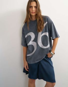 Topshop Topshop graphic '74' washed T-shirt in charcoal-Gray