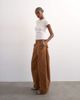 Topshop Topshop Horseshoe mid rise barrel leg jeans in toffee-Brown - 3