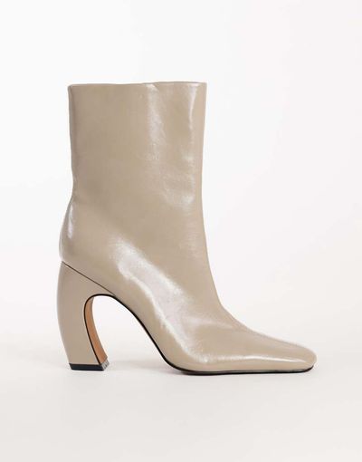 Topshop Topshop Karter curved heel ankle boots in mink stretch faux leather-Neutral