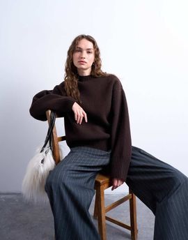 Topshop Topshop knit chunky all-needle clean crew sweater in chocolate-Brown